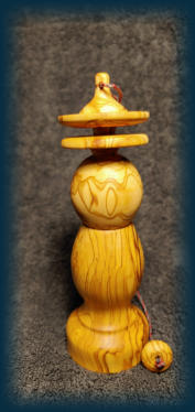 Pendule de radiestésie et son support en bois d'olivier