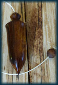 Pendule de radiesthésie en bois de cytise